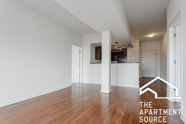 Foto del edificio - 4217 W Irving Park Rd