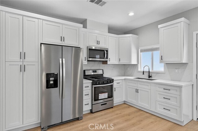 Foto del edificio - 14734 Gilmore St