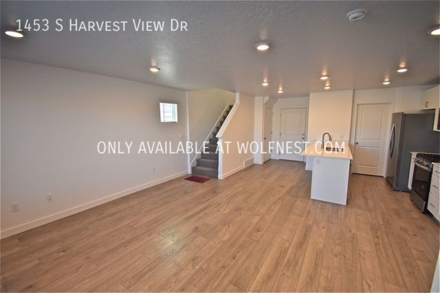Building Photo - Brand New 3 Bedroom Santaquin Tonwhome! No...