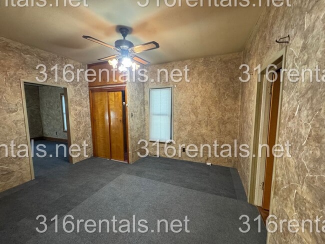 Building Photo - $950 - 2 bed 1 bath - Single Family Home