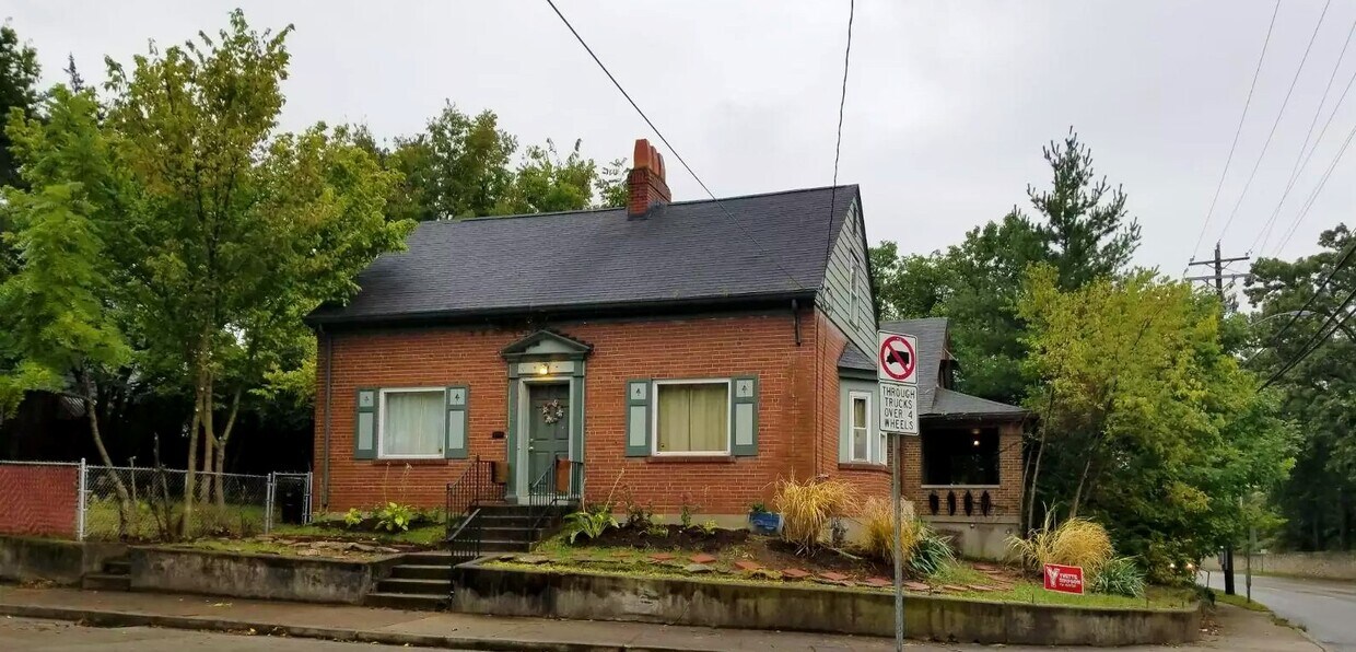 Primary Photo - 771 Derby Ave