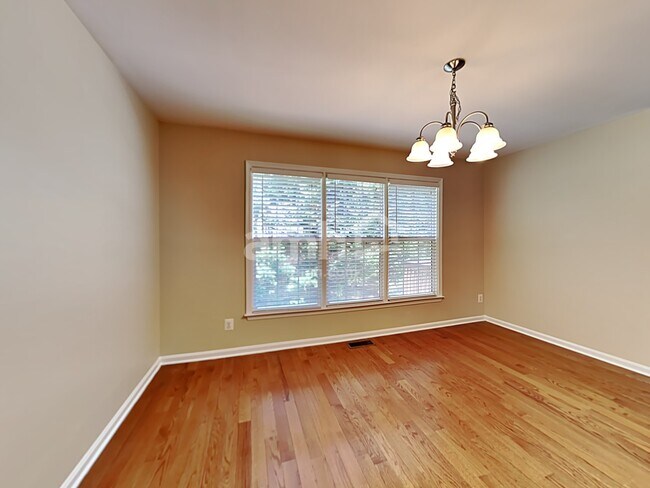 Building Photo - 601 Shiretown Ln