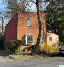 Building Photo - 112 13th Ave