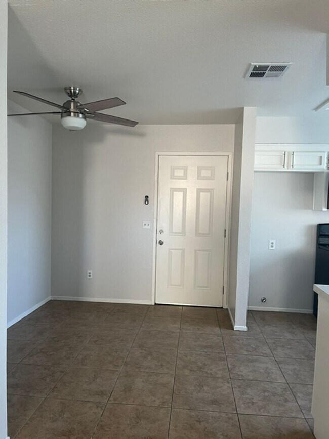 Foto del edificio - 8710 Lyn River Ct