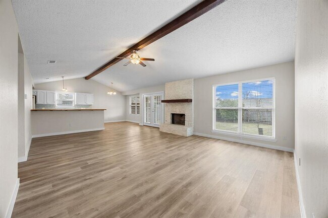 Foto del edificio - 402 Hillside Dr