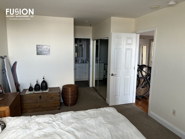 Foto del edificio - STUNNING LAKE VIEWS - Modern 2BR/2BA Corner Unit in The Vermont House