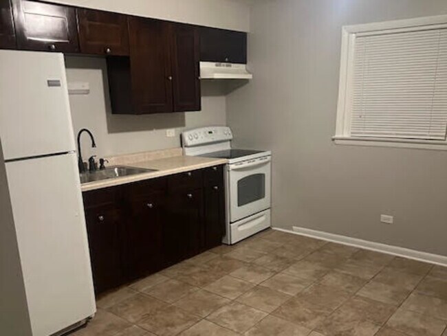 Foto del edificio - 14502 Cottage Grove Ave