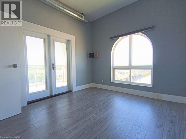 Building Photo - 150 Colborne St