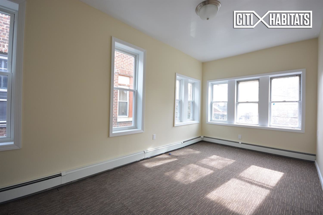 Building Photo - 1055 Willmohr St