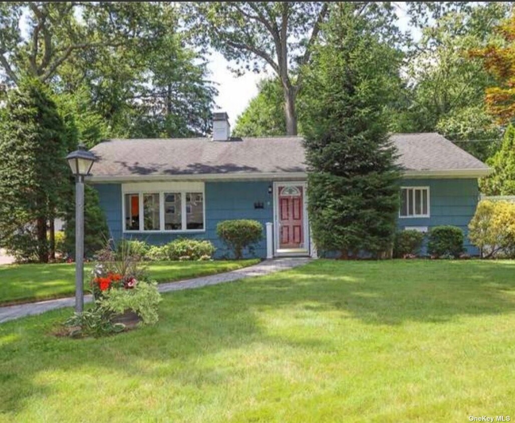 6 Walnut Pl, Huntington, NY 11743 House Rental in Huntington, NY