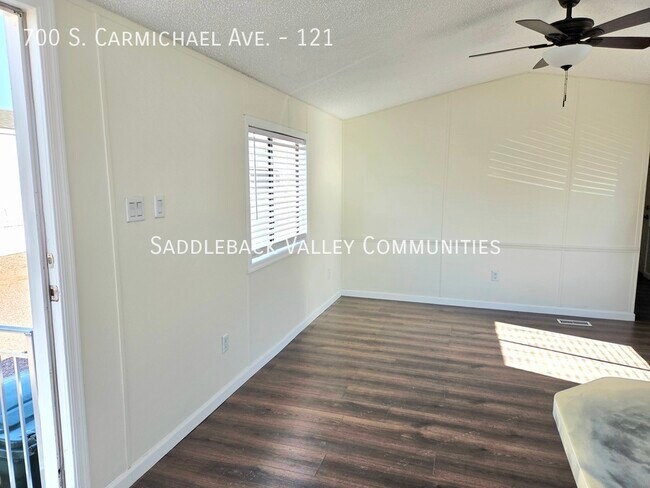 Foto del edificio - 700 S Carmichael Ave