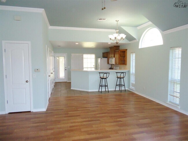Foto del edificio - 6012 Oakmont Dr