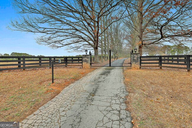 Foto del edificio - 5116 Lower Fayetteville Rd