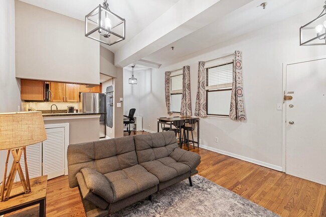 Building Photo - 227 Christopher Columbus Dr