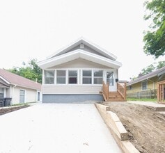 Building Photo - 1503 33rd St