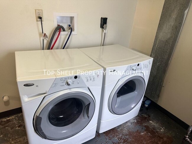 Building Photo - 4211 E Ovid Ave