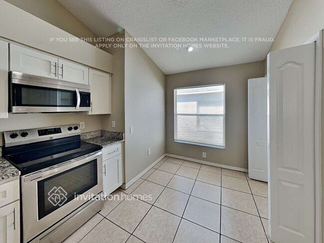 Building Photo - 10050 Creek Bluff Dr