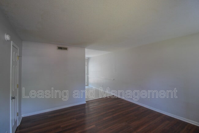 Building Photo - 1423 Ashley River Rd