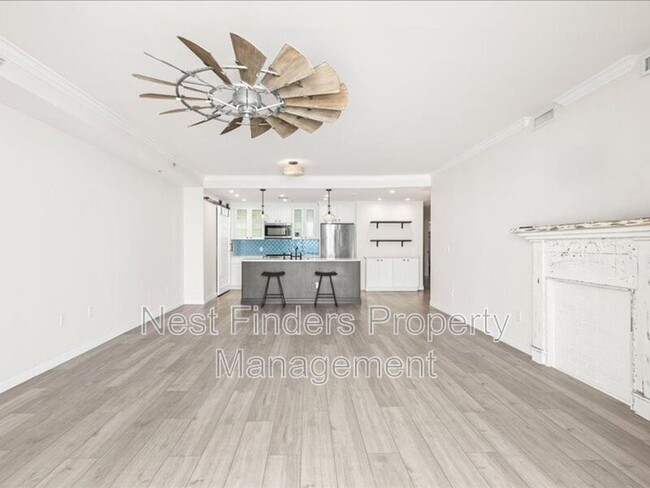 Building Photo - 1415 1st St N