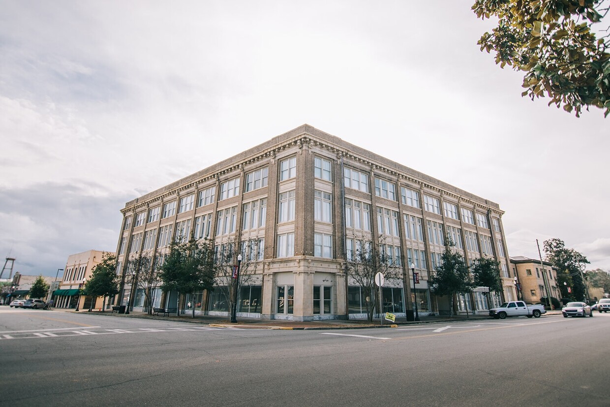 Primary Photo - Hand Trading Company Apartments