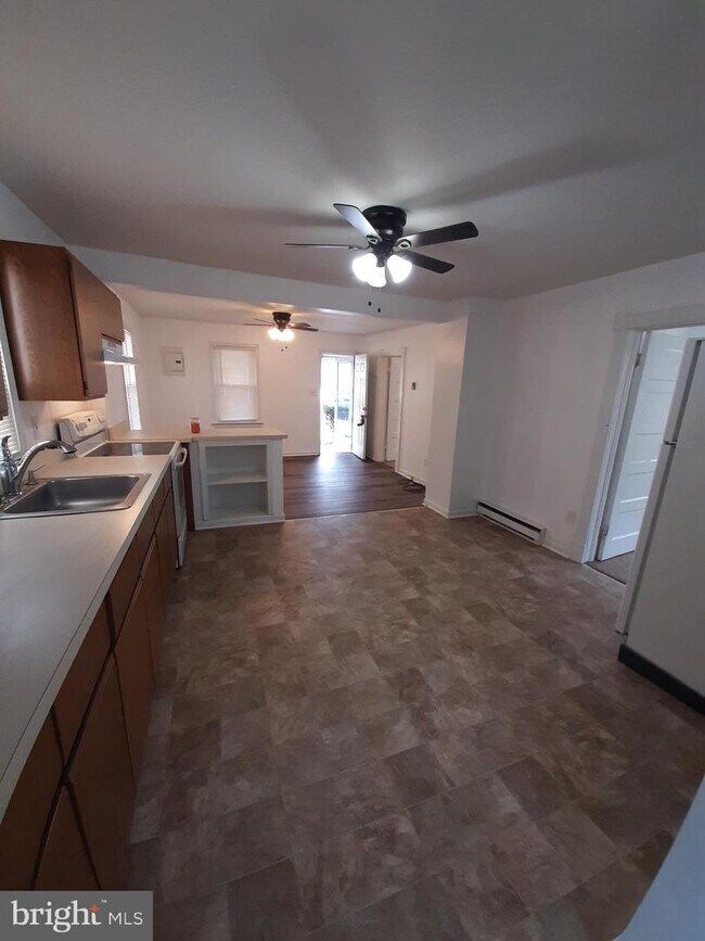 Foto del edificio - 107 E Pall Mall St