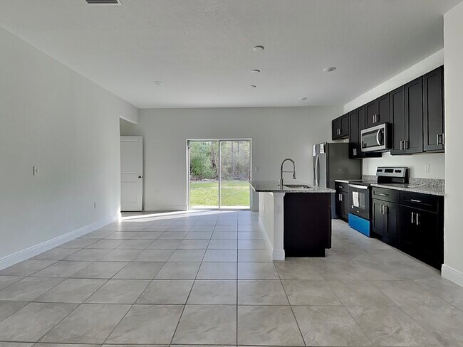 Foto del edificio - 560 Marion Oaks Blvd