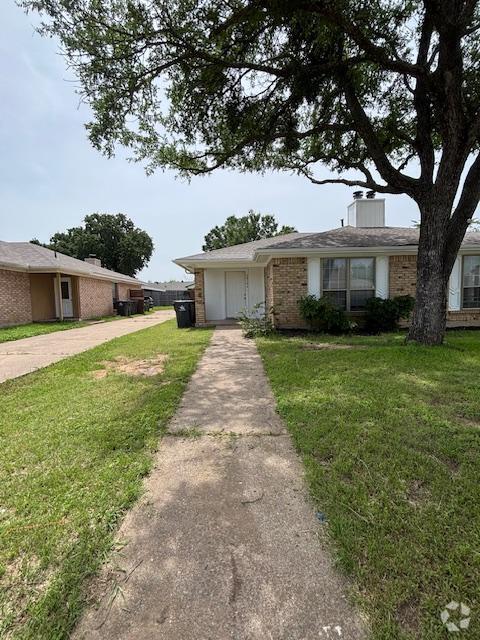 Building Photo - 2414 Ventura Dr
