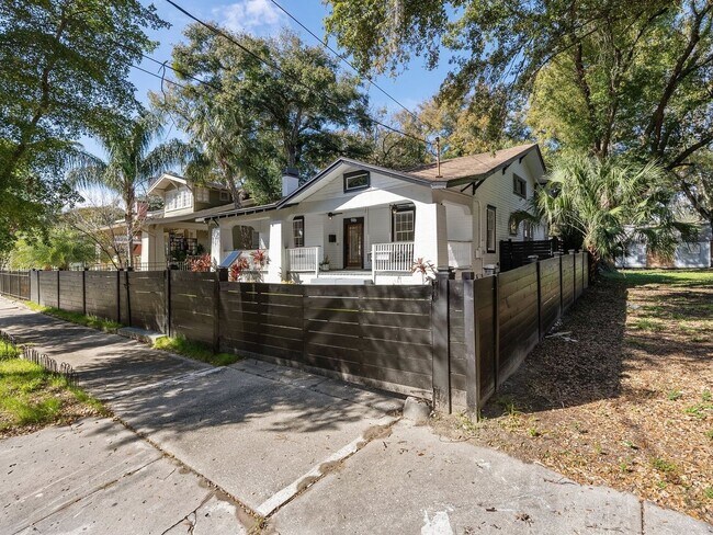 Building Photo - 3 Bedroom Single Family Home in Tampa