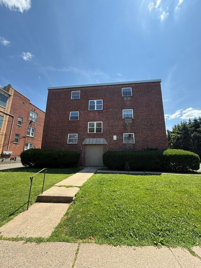 Building Photo - 105 Preston St