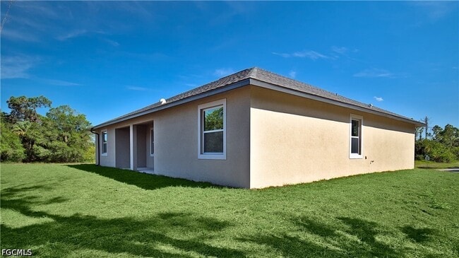 Building Photo - 8002 Sherwood Cir