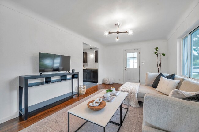 Foto del edificio - 5931 Mangrove St N