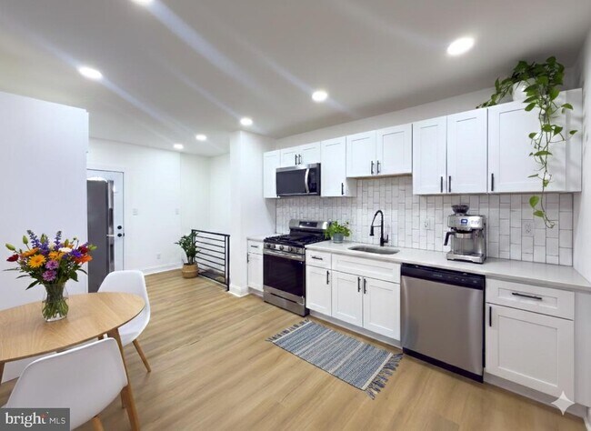 Foto del edificio - 5237 Greenway Ave