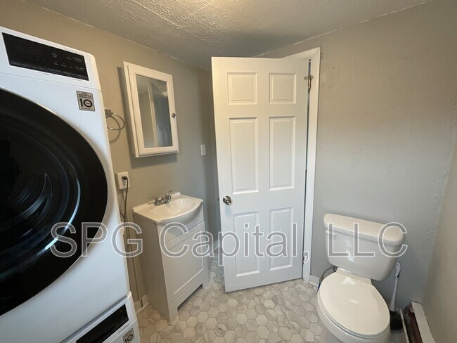 Foto del edificio - 422 N High St