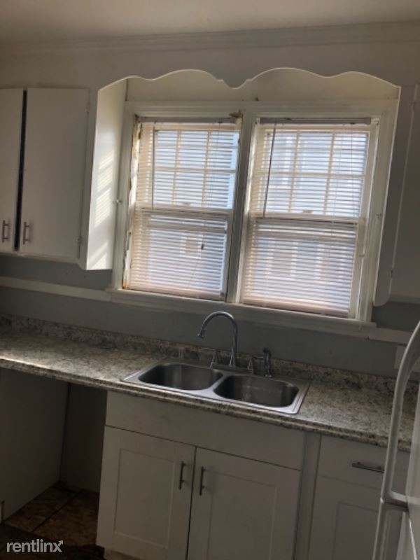 Building Photo - 4 br, 1 bath Apartment - 144 Harral Ave