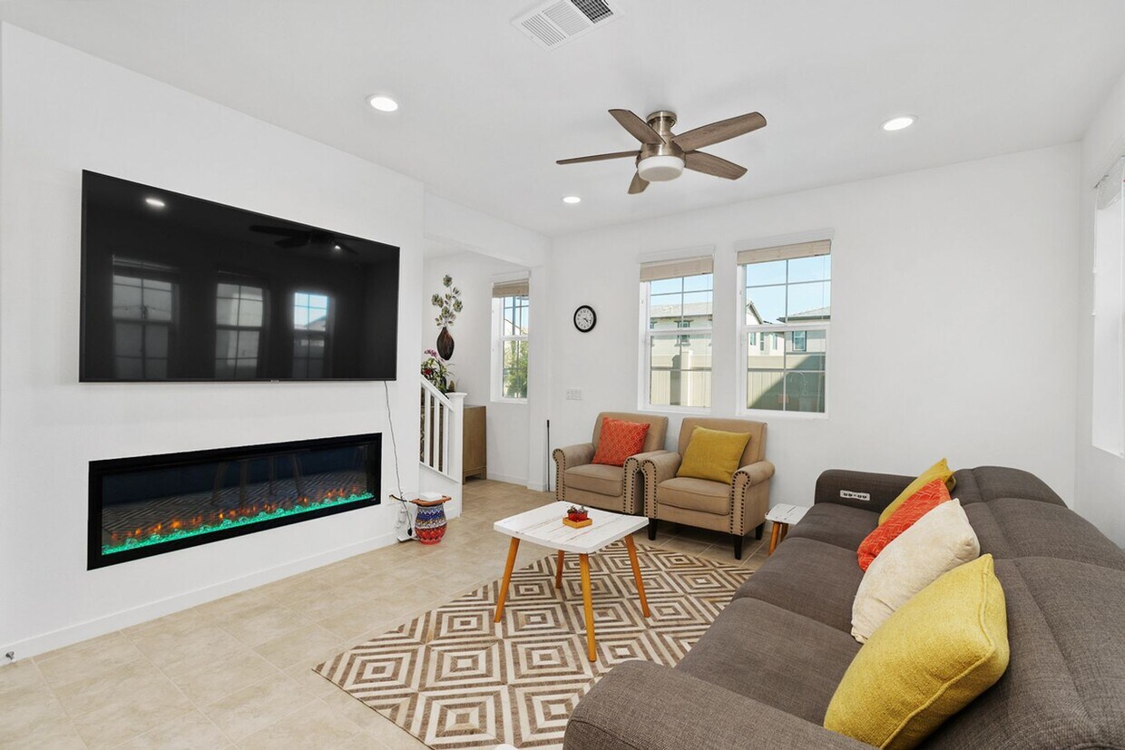 Foto principal - New Community - Temecula - New House Corne...