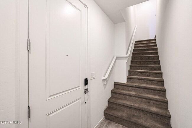 Foto del edificio - 2344 E Huntington Dr