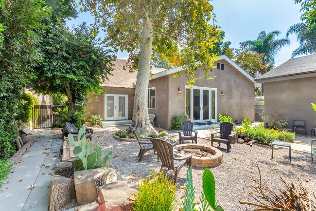 Building Photo - 5825 Fulton Ave