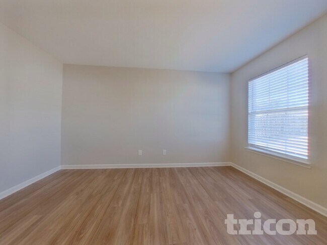 Foto del edificio - 430 Grand National Ln