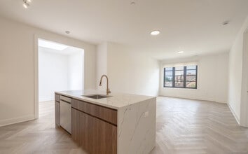 Building Photo - 100 E Putnam Ave