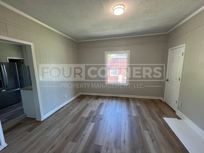 Foto del edificio - Beautiful 5 Bedroom 2.5 Bath House