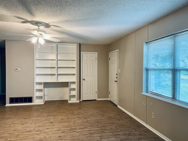 Foto del edificio - 3 bedroom 2 bath in quiet neighborhood