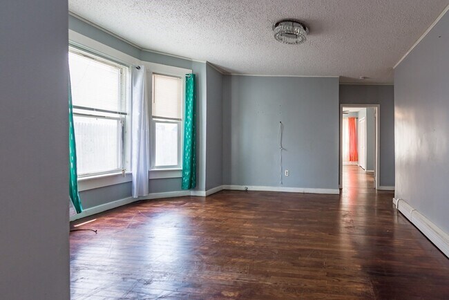 Building Photo - 41 Summer St