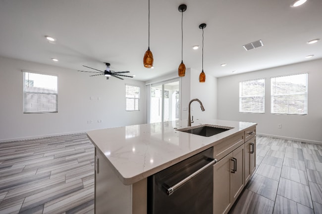 Building Photo - 1137 E Kachina Trl