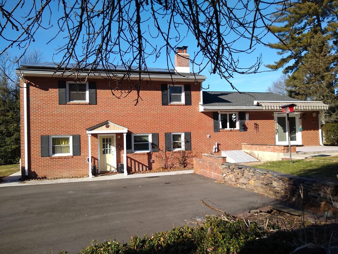 8 Maddock Dr, Ewing, NJ 08628 House Rental in Ewing, NJ