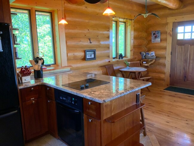 Building Photo - 10651 Rammell Mountain Rd