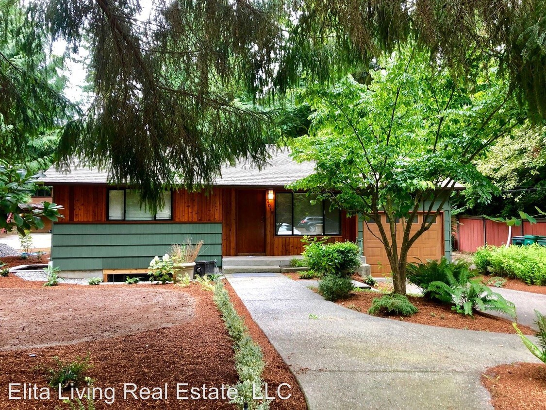 4015 NE 92nd St, Seattle, WA 98115 Room for Rent in Seattle, WA