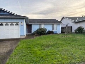 Building Photo - 1006 Eastwind Ct N