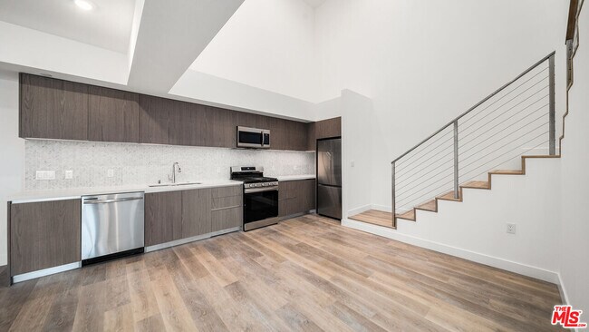 Foto del edificio - 5153 W Maplewood Ave