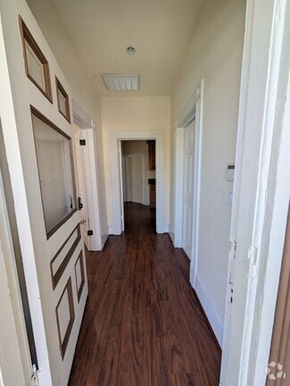 Building Photo - 163 Gifford Ave