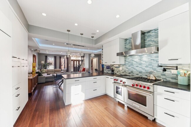 Foto del edificio - 1717 N Hudson Ave